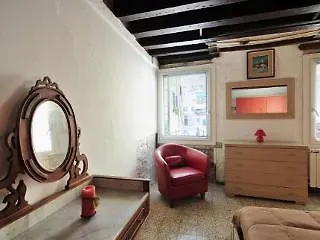 Biennale 252 *