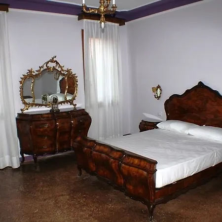 双年展252公寓 *