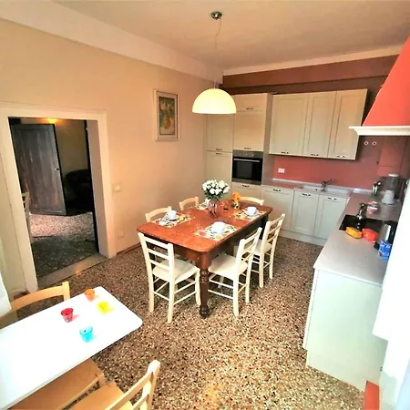 Apartman Biennale 252 Velence