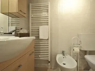 Apartman Biennale 252